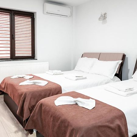 Casa Șapte din Șapte Curtea de Argeş Eksteriør bilde