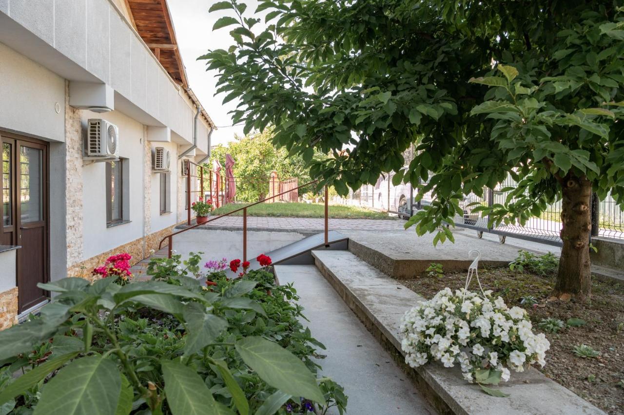 Casa Șapte din Șapte Curtea de Argeş Eksteriør bilde