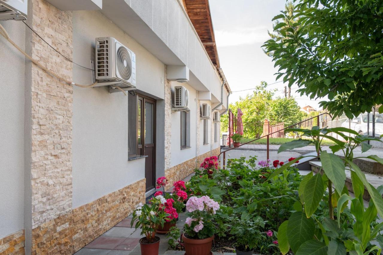 Casa Șapte din Șapte Curtea de Argeş Eksteriør bilde
