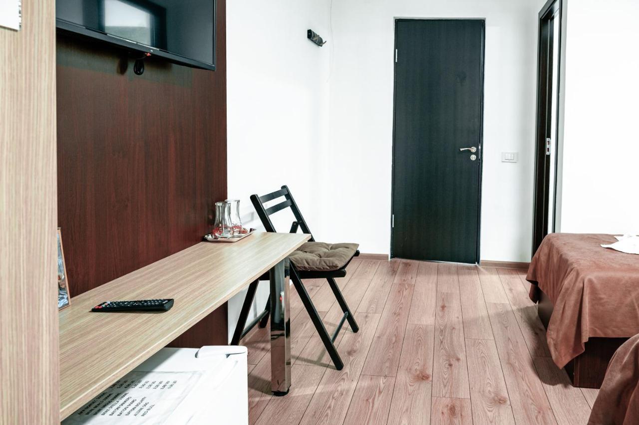 Casa Șapte din Șapte Curtea de Argeş Eksteriør bilde